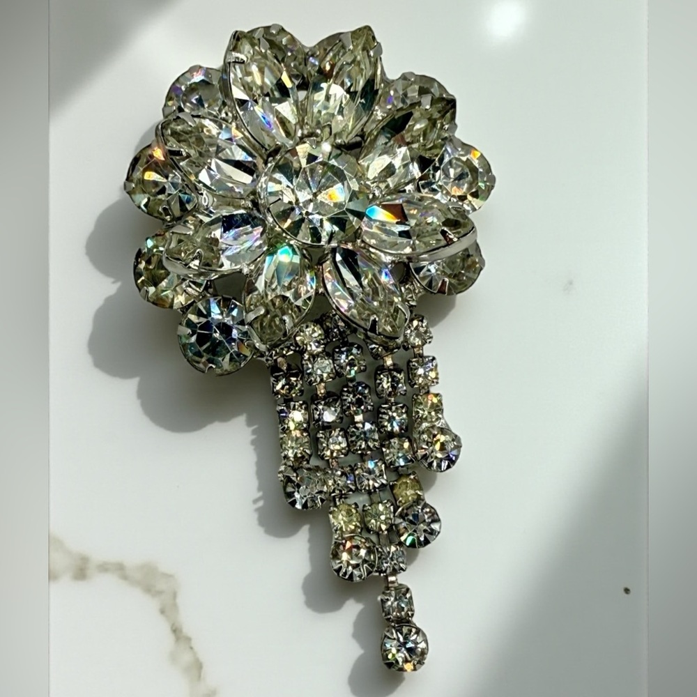 Vintage Layered Rhinestone Flower Brooch & Pendant with Dangles –Silver Tone EUC - Picture 3 of 17